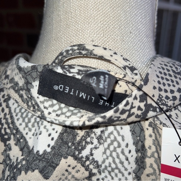 The Limited Women's Size XS Open Front Lightweight 3/4 Sleeve Cardigan NWT - Picture 10 of 11